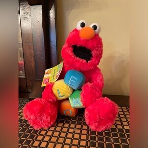 Musical Elmo.